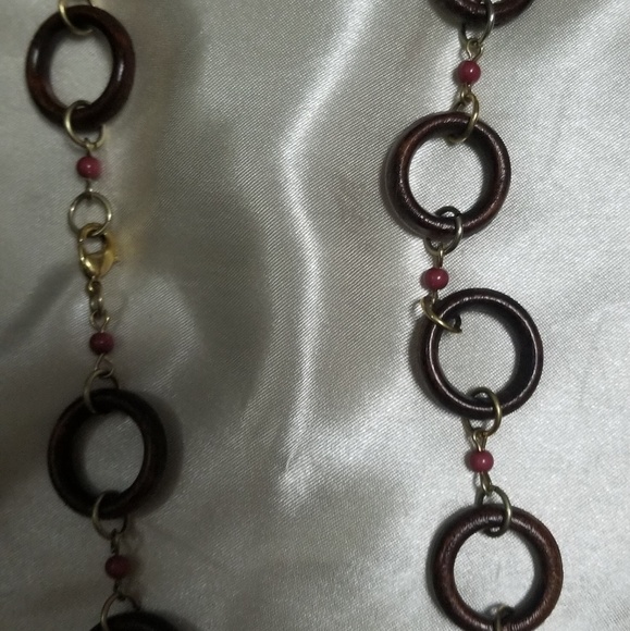 NECKLACE - Picture 2 of 2